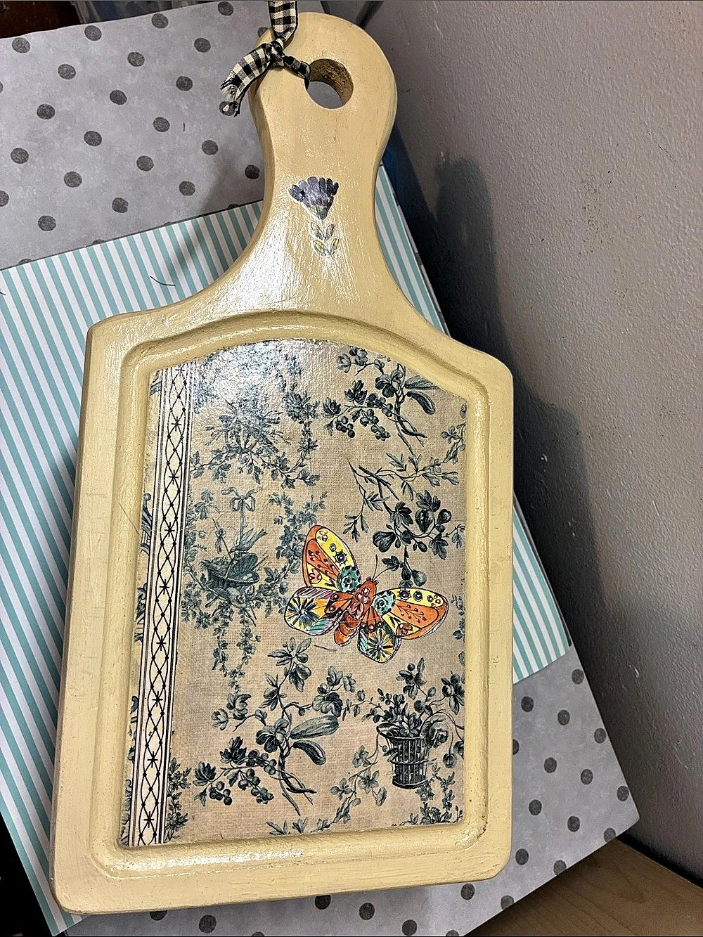 Floral Wooden Riser Decor, Cream & Blue
